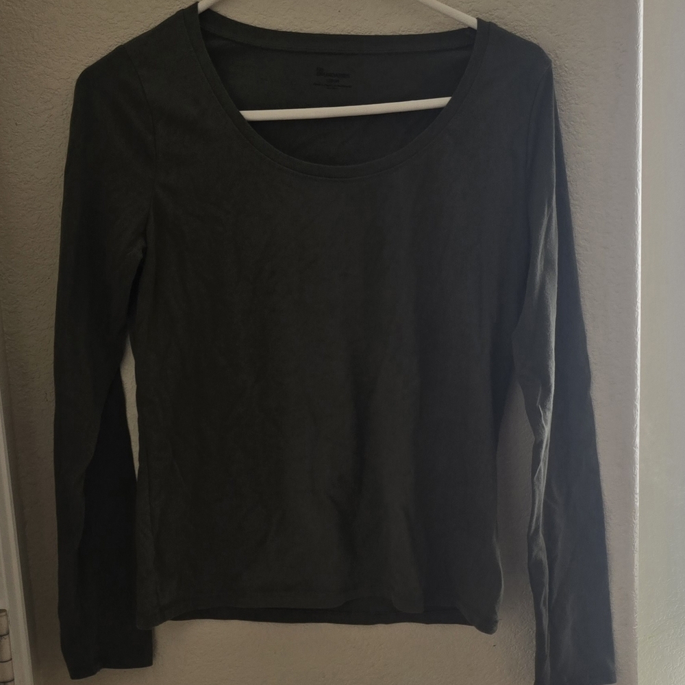Olive green No Boundaries long sleeve tee, size L (12–14). Soft & Comfy.